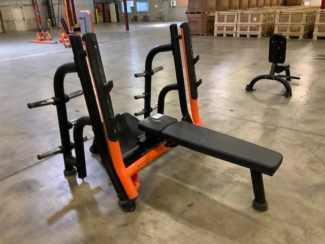 Matrix magnum breaker flat bench press krachtstation - afbeelding 3 van  4