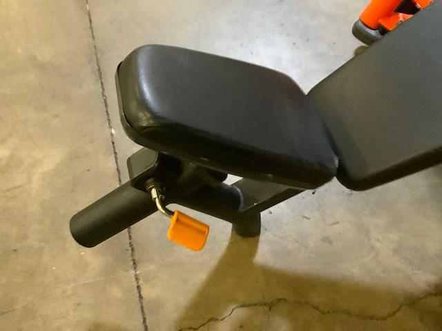 Matrix magnum breaker incline bench press krachtstation - afbeelding 3 van  4