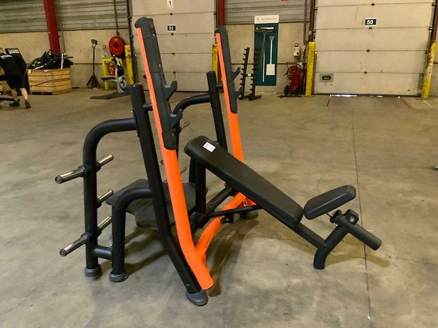 Matrix magnum breaker incline bench press krachtstation - afbeelding 4 van  4