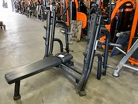 Matrix magnum olympisch flat bench krachtstation - afbeelding 3 van  4