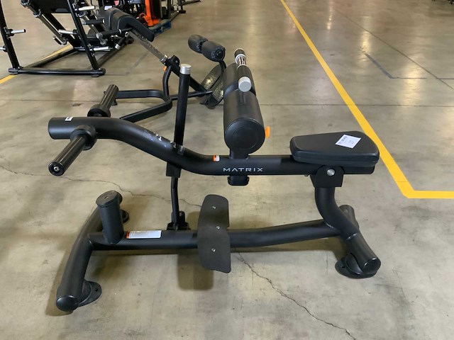 Matrix magnum plate loaded calf raise krachtstation - afbeelding 1 van  3