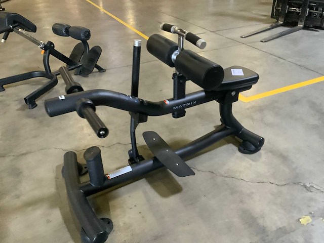 Matrix magnum plate loaded calf raise krachtstation - afbeelding 2 van  3