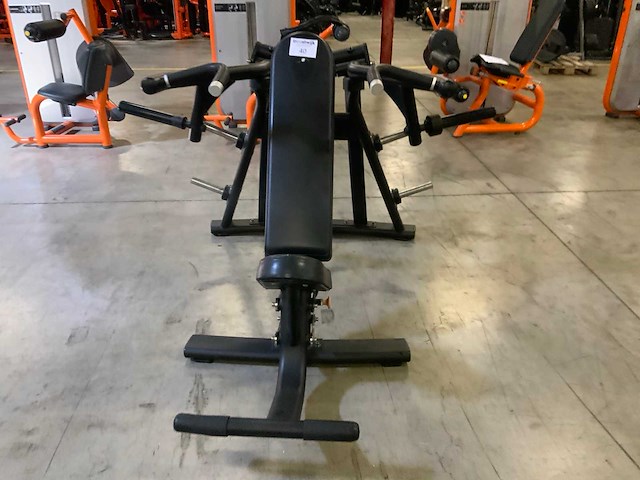 Matrix magnum plate loaded shoulderpress krachtstation - afbeelding 3 van  4