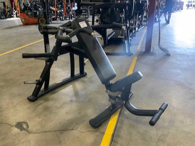 Matrix magnum plate loaded shoulderpress krachtstation - afbeelding 4 van  4