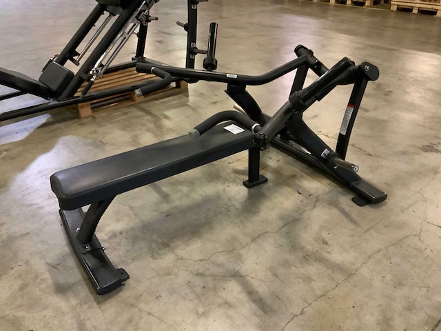 Matrix magnum plate loaded suspine bench krachtstation - afbeelding 1 van  4