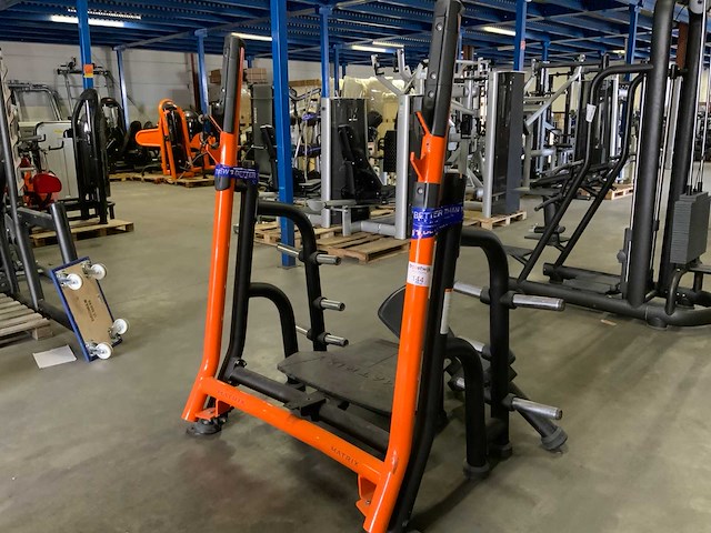 Matrix magnum shoulder press krachtstation - afbeelding 2 van  4