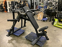 Matrix magnum shoulderpress bench krachtstation - afbeelding 1 van  4