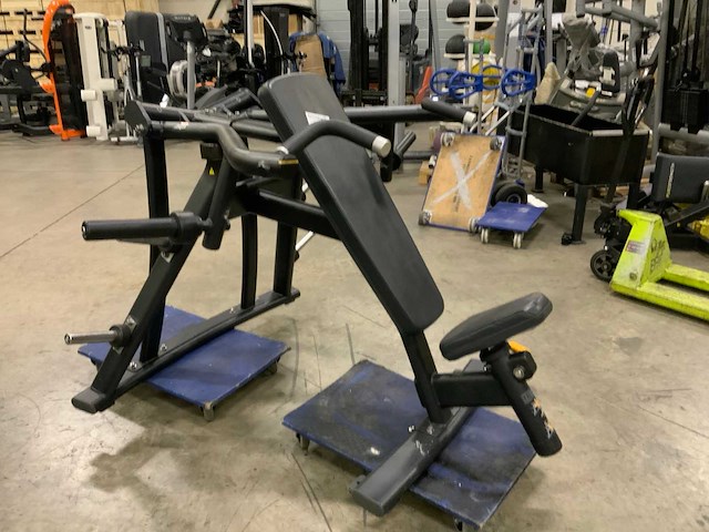 Matrix magnum shoulderpress bench krachtstation - afbeelding 1 van  2