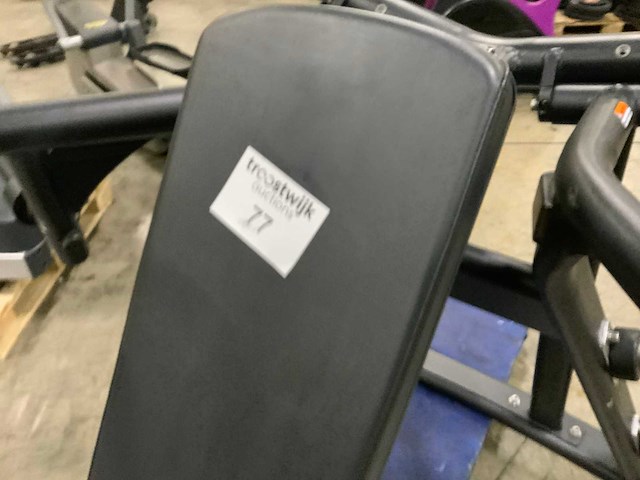 Matrix magnum shoulderpress bench krachtstation - afbeelding 2 van  2