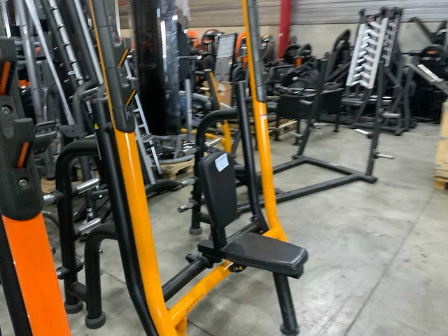 Matrix magnum shoulderpress krachtstation - afbeelding 3 van  4