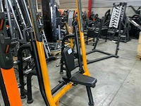 Matrix magnum shoulderpress krachtstation - afbeelding 3 van  4