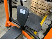 Matrix magnum shoulderpress krachtstation - afbeelding 2 van  4