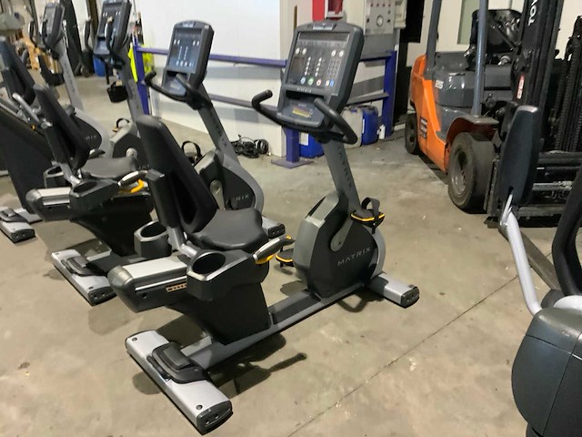 Matrix r5x recumbent bike home trainer - afbeelding 1 van  4
