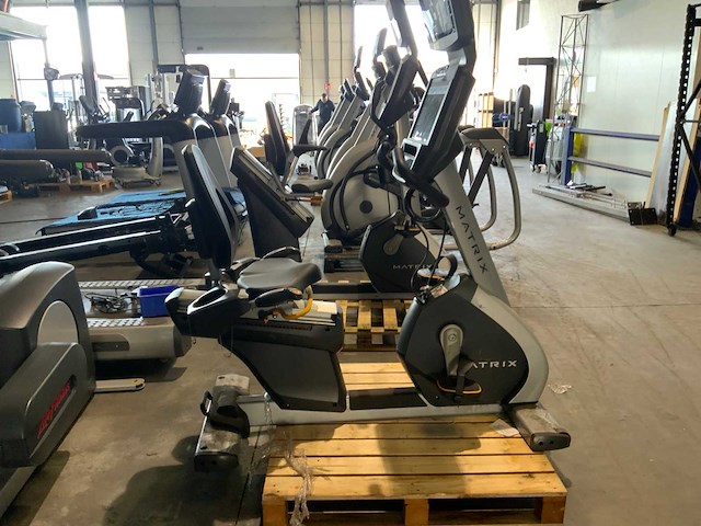 Matrix r5x recumbent bike home trainer - afbeelding 1 van  3