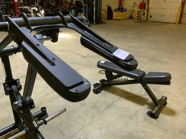 Matrix squat lunge machine plate loaded krachtstation - afbeelding 2 van  4
