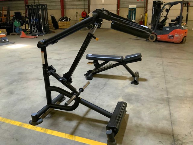 Matrix squat lunge machine plate loaded krachtstation - afbeelding 1 van  4