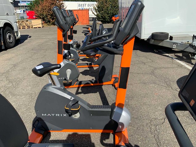 Matrix u5x uprightbike home trainer - afbeelding 1 van  6