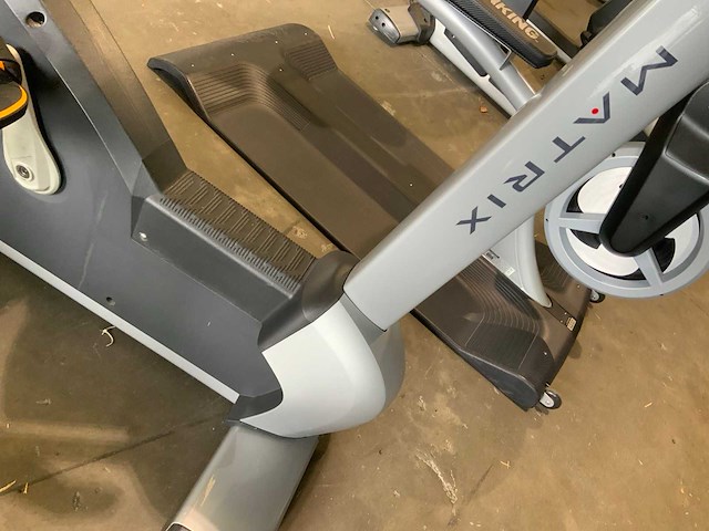Matrix u5x uprightbike home trainer - afbeelding 2 van  6