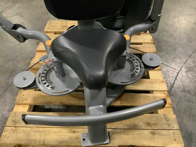 Matrix versa pecfly rear delt krachtstation - afbeelding 2 van  7