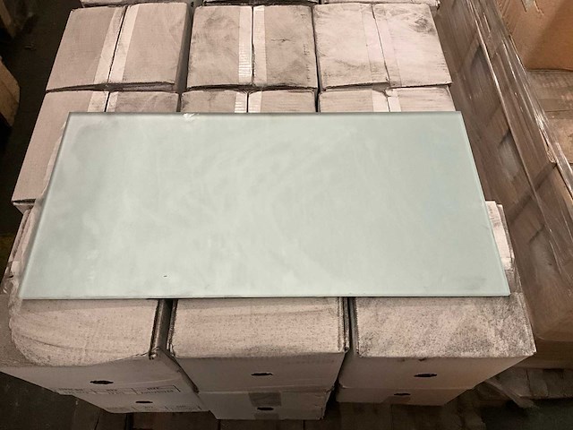 Matt finish chrystal vloertegel in glas - afbeelding 1 van  2