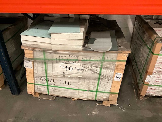 Matt finish chrystal vloertegel in glas - afbeelding 1 van  1