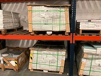 Matt finish chrystal vloertegel in glas - afbeelding 2 van  3