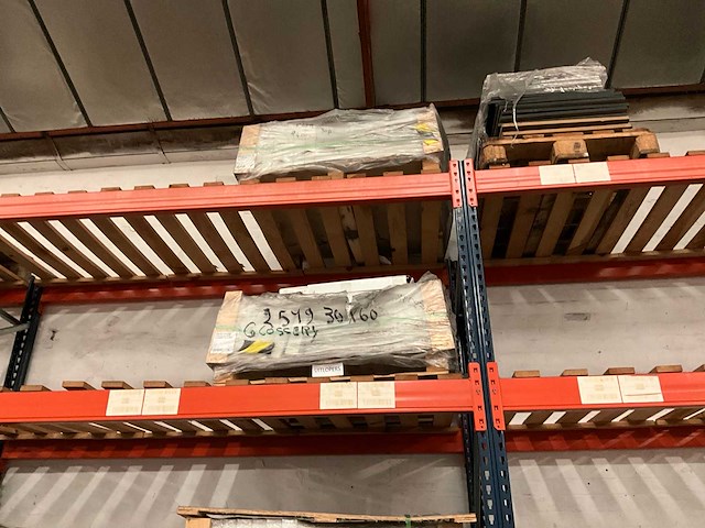 Matt finish chrystal vloertegel in glas - afbeelding 3 van  3