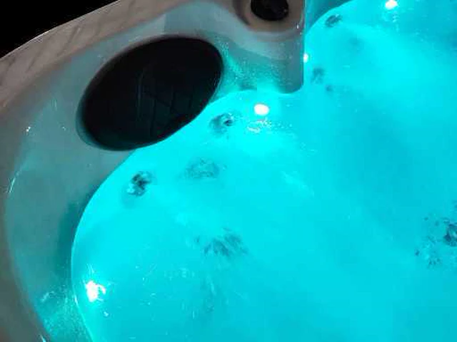 Mawialux - oxford - jacuzzi en buitenspa - afbeelding 7 van  9