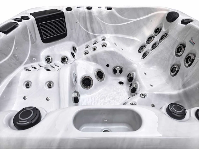 Mawialux 5-persoons buitenspa met balboa en wifi (bomvol opties en 73 massage jets) - witte kuip - afbeelding 5 van  8