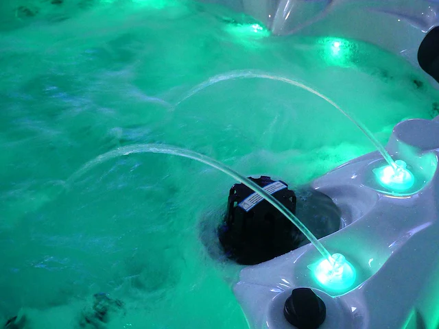 Mawialux 5-persoons buitenspa met balboa en wifi (bomvol opties en 83 massage jets) - grijze kuipkleur - afbeelding 129 van  131