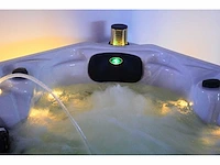 Mawialux 5-persoons buitenspa met balboa en wifi (bomvol opties en 83 massage jets) - witte kuip - afbeelding 22 van  129