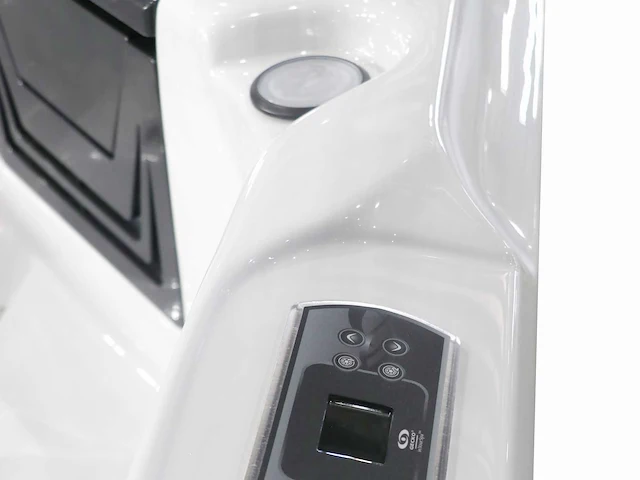 Mawialux 5-persoons buitenspa met bluetooth - witte binnenkuip - afbeelding 4 van  7