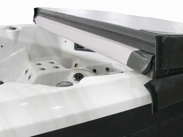Mawialux 5-persoons buitenspa met bluetooth - witte binnenkuip - afbeelding 5 van  7