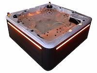 Mawialux 6-persoons buitenspa met balboa en wifi (bomvol opties en 121 massage jets) - grijze binnenkuip - afbeelding 46 van  94