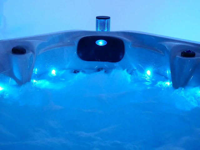 Mawialux 7-persoons buitenspa met balboa en wifi (bomvol opties en 100 massage jets) - grijze binnenkuip - afbeelding 97 van  115
