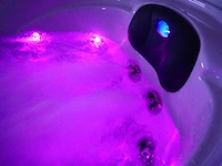 Mawialux 7-persoons buitenspa met balboa en wifi (bomvol opties en 100 massage jets) - grijze binnenkuip - afbeelding 111 van  115