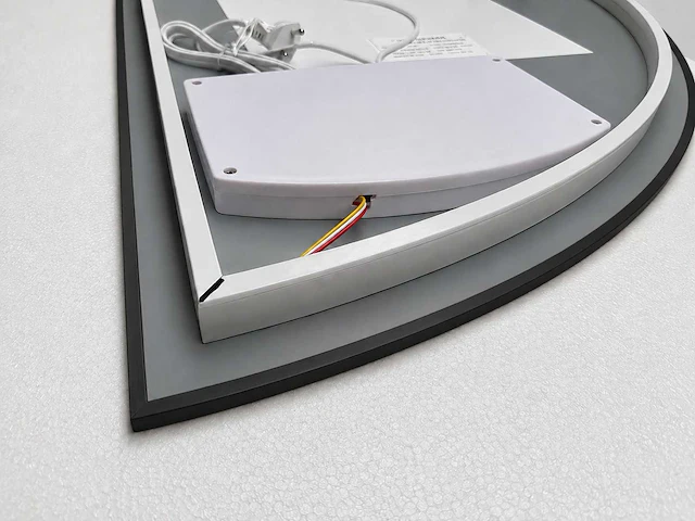 Mawialux decoratieve halve maan led spiegel in 180 of 200cm (zonder rand of mat zwart/goud rand) - afbeelding 17 van  19