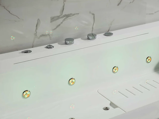 Mawialux vrijstaand massagebad met waterval - afbeelding 19 van  19