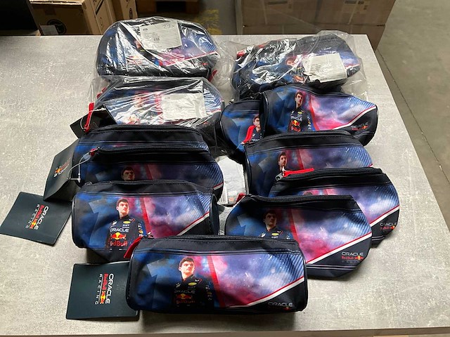 Max verstappen red bull racing etui (27x) - afbeelding 1 van  4