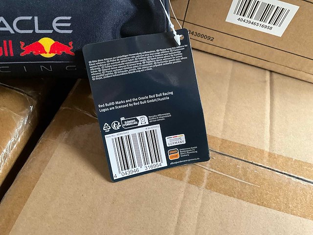 Max verstappen red bull racing etui (27x) - afbeelding 4 van  4