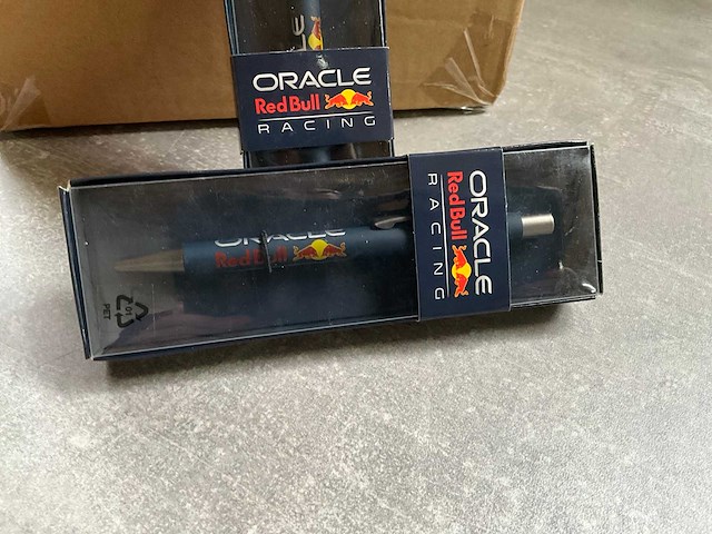 Max verstappen red bull racing luxe balpen in geschenkdoosje (48x) - afbeelding 4 van  5