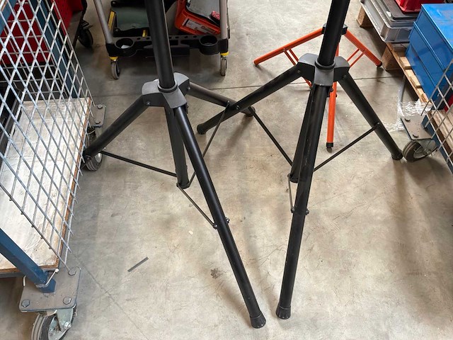 Max xen3510 luidspreker met statief (2x) - afbeelding 8 van  9