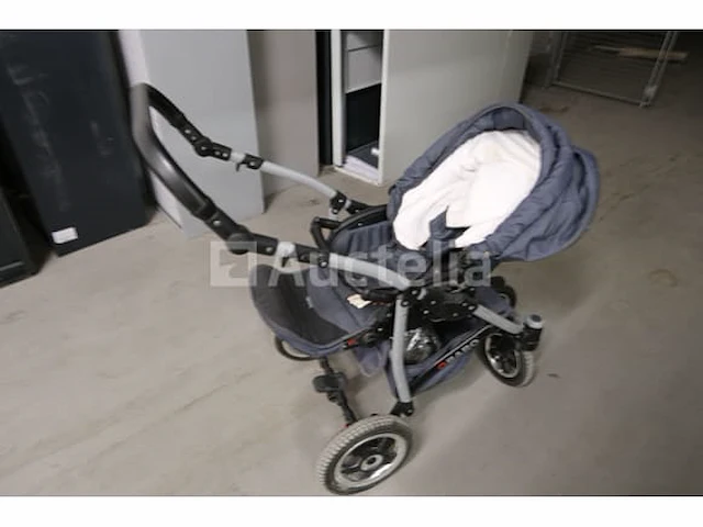 Maxi-comfortabele kinderwagen voor kinderen qbaro - afbeelding 1 van  11