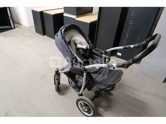 Maxi-comfortabele kinderwagen voor kinderen qbaro - afbeelding 9 van  11