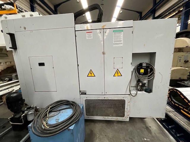 Mazak - vtc 300c - verticale machinecentra - afbeelding 6 van  10