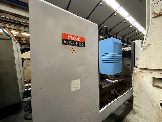 Mazak - vtc 300c - verticale machinecentra - afbeelding 2 van  10