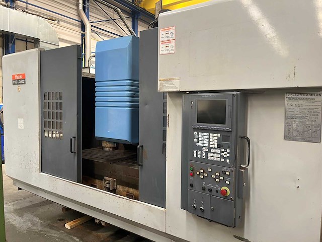 Mazak - vtc 300c - verticale machinecentra - afbeelding 1 van  10
