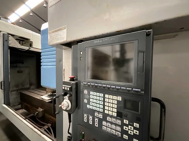 Mazak - vtc 300c - verticale machinecentra - afbeelding 9 van  10