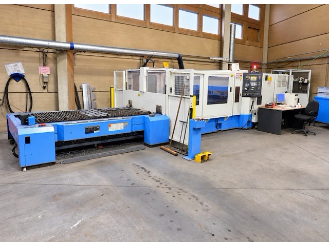 Mazak super turbo-x 48 mk ii co₂ lasersnijmachine - afbeelding 1 van  13