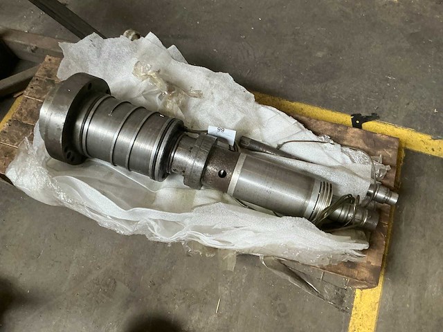Mazak variaxis 500 hsk63 precisie spilconstructie. - afbeelding 2 van  6